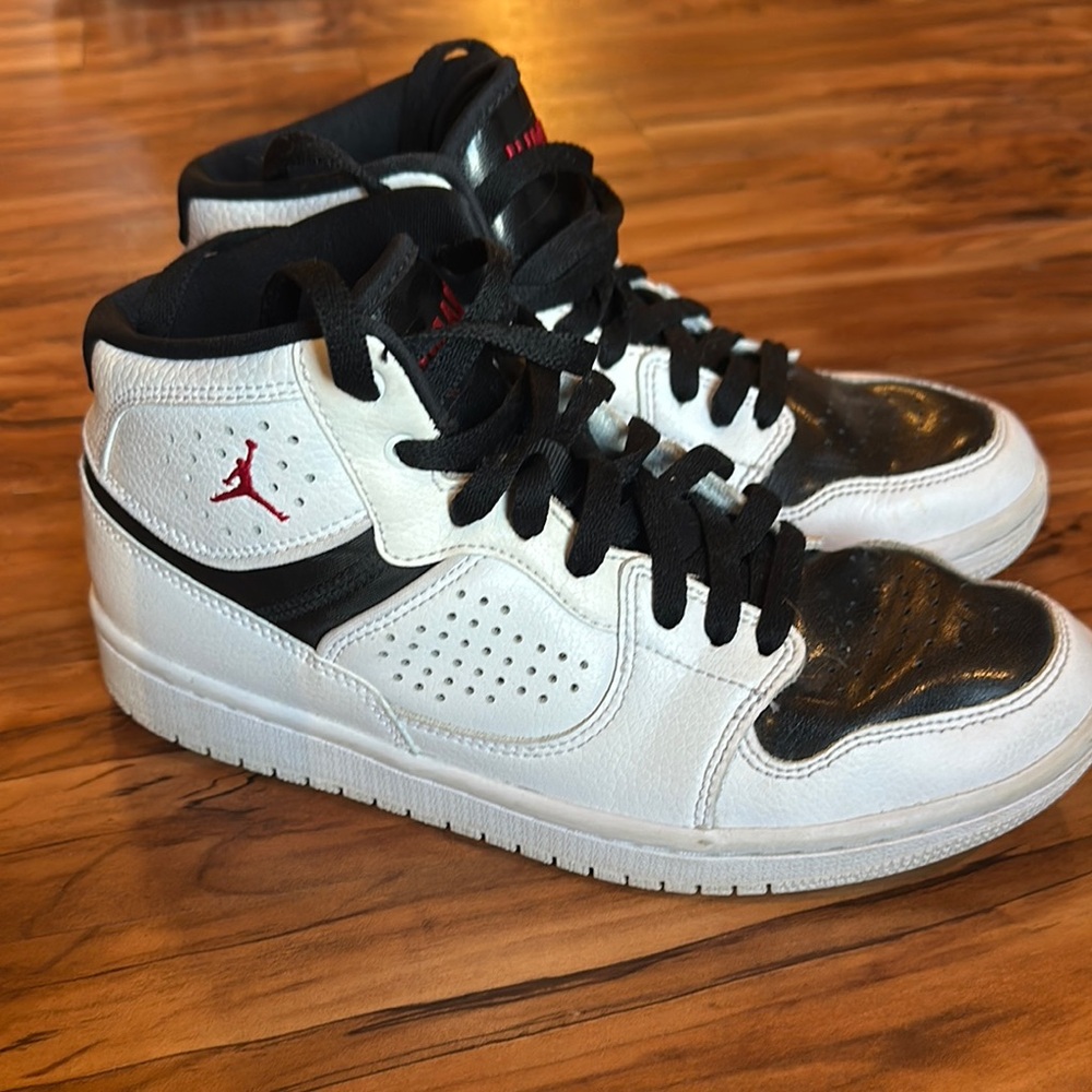 Nike Jumpman High Tops size 7Y- Air Jordan Access 'White Black'